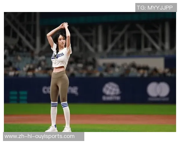 影后全钟瑞,受邀参与高尔夫活动,紧身裤晒美臀,圆又翘像山丘 影后全钟瑞,受邀参与高尔夫活动,紧身裤晒美臀,圆又翘像山丘